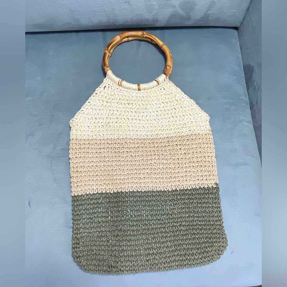 EUC vintage Bamboo handle woven handle bag. Snapshot 17” x 10”, 6 inch handles.